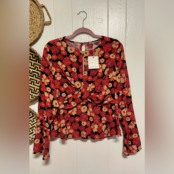 Tops - Kalila Bell Sleeve Top size XL